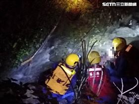 苗栗男缺水巡水管失聯　警消驚見他卡溪溝（圖／翻攝畫面）