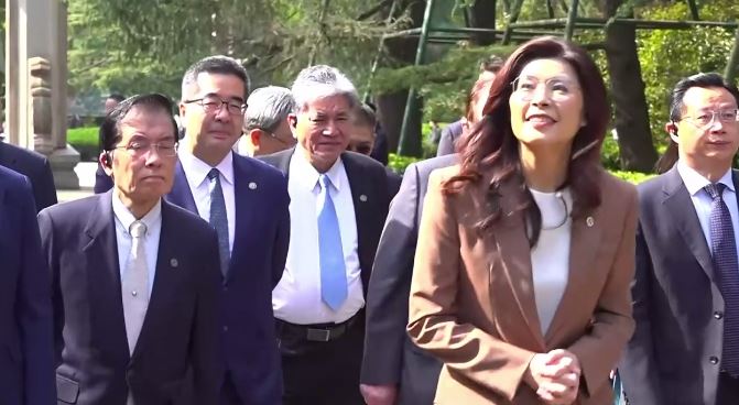 鄭麗文赴中山陵謁陵(圖/翻攝畫面)