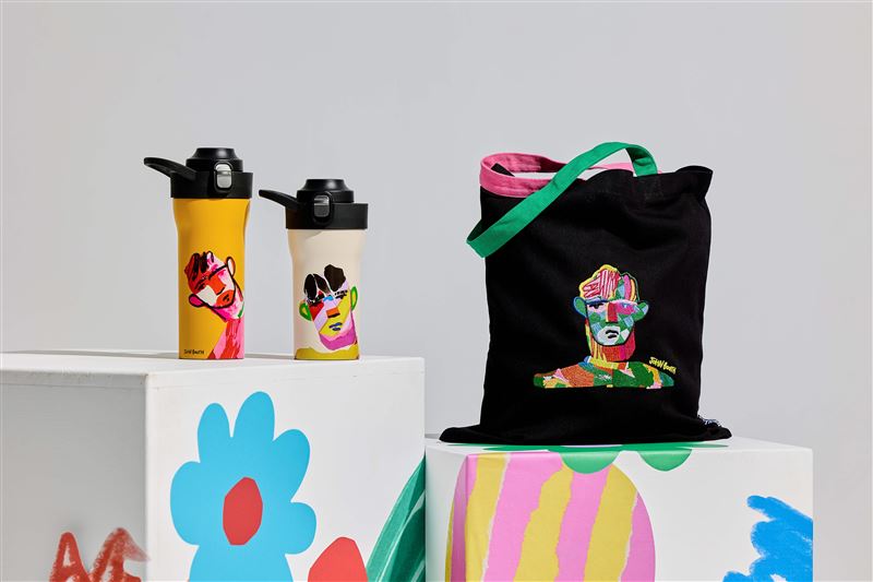 同步推出藝術家聯名限定帆布袋。（圖／品牌業者提供）