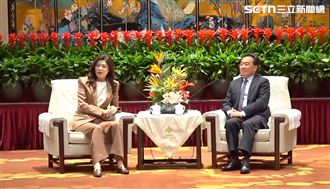 中共高官突吐一句！鄭麗文正襟危坐畫面曝