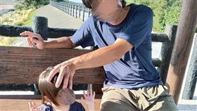 我只要女兒好好活著！癌末父放棄治療只為守護妻女、失智老母親。原因是家貧省下的一點點錢不當回診車資，錢留他們當生活費。（圖／翻攝自《愛的延續》公益協會臉書） 