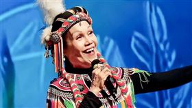 陳艾美受到藝起發光的邀請，一同前往馬來西亞古晉蒙福教會傳福音。（圖／藝起發光、蒙福教會提供）