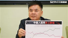 莊瑞雄說，鄭麗文通篇言論毫無民主概念，謊稱代表主流民意，卻要讓台灣接受九二共識，說可以以此擺脫悲情、掌握命運，「這會把台灣民眾嚇死」。（圖／記者楊士誼攝影）