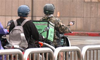 深夜送單遇死劫！外送員突倒地宣告不治