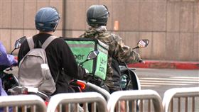 台北車站，商辦，地標被改「外送大雷區」，外送員曝死穴：讓他們餓死（圖／翻攝畫面）