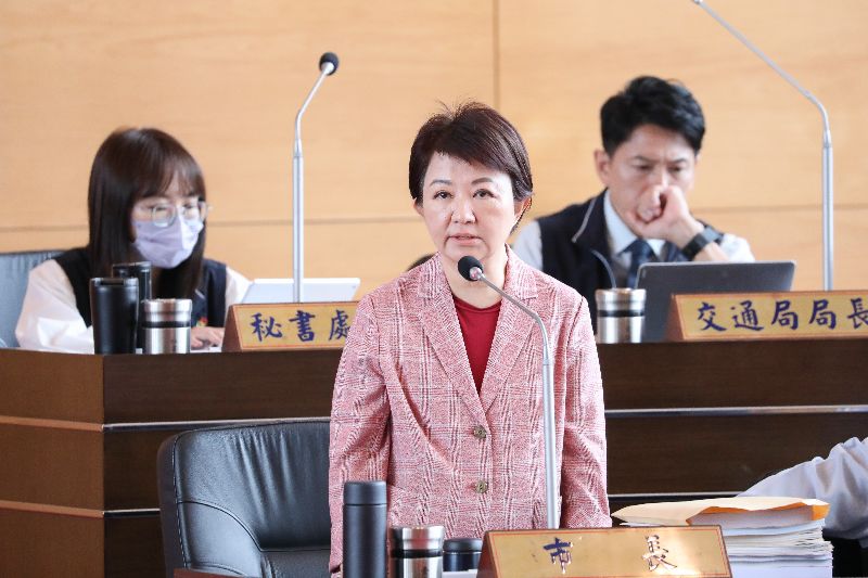 台中某國小棒球教練涉對多名學童猥褻、性侵,教育局長蔣偉民至今未遭懲處。台中市長盧秀燕(前)日前在市議會備詢表示,經調查,目前沒有發現教育局有延誤、未介入、包庇等情事