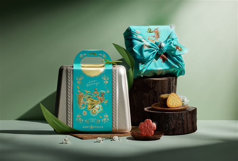 Aunt Stella《夏序鈴語》陽光公益 ×《粽映瑞陽》風呂敷禮盒登場。(圖/品牌業者提供)
