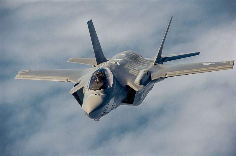 F-35是美國21世紀的主力戰機，用以取代F-16系列、A-10攻擊機、F/A-18系列、AV-8B等機型。（圖／翻攝自維基百科）