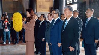 鄭麗文拜謁孫文　周玉蔻：敗亡的祭悼會