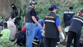 他揭密東南亞詐騙園區殘忍真相：博士、少年、工程師全被賣進地獄。（圖／翻攝自翻攝自林秉宥臉書翻攝自看看新聞、三立新聞資料照、大是文化提供） 