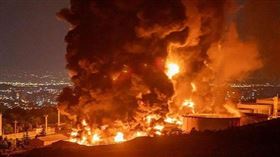 美伊戰爭造成荷莫茲海峽封鎖，全球約五分之一原油出不去波斯灣，結果亞洲因石化原料短缺而陷入「萬物斷供」的危機。（圖／翻攝自X平台 @HQNewsNow）