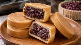 紅豆餅、車輪餅的名稱被網友拿出來討論。（圖／AI示意圖）