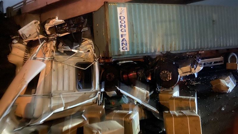 國道連環大車禍!46歲聯結車駕駛身亡