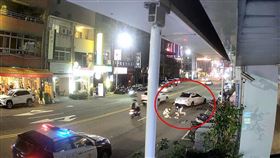 台中，向上路，深夜當街搶劫，詐團車手，內鬨，搶150萬，民眾目擊傻眼，高譚市(圖／翻攝畫面)