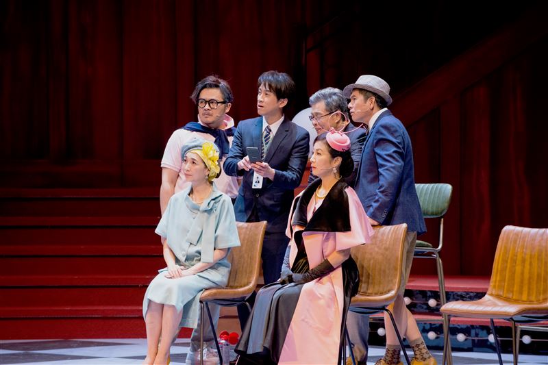 《明星養老院》自首演以來已巡演邁入第6年，洪都拉斯從50多歲一路演到60出頭，劇中飾演與一群過氣明星共住養老院的諧星。其中一句台詞「老是最公平的，誰也躲不掉！」更讓他深有共鳴。（圖／金星文創提供）