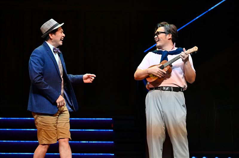 除了舞台與事業，洪都拉斯也在劇中投射自身家庭經驗，他透露，過去因節目長期晚間直播，長達10年難以與家人共進晚餐，家庭多仰賴妻子支撐。（圖／金星文創提供）