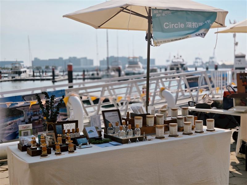 「Circle深扣手作」於輔導期間成立線上銷售管道，成功突破地域限制，有效帶動銷售動能。（圖／高雄市政府青年局提供）