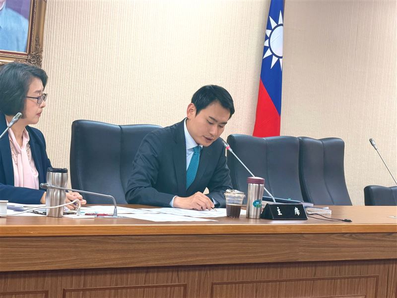 國防特別條例協商國民黨團缺席!陳冠廷怒斥「癥結在鄭麗文、傅崐萁,中生代不應被中共勢力綁架!」(圖/陳冠廷辦公室提供)