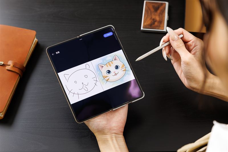 OPPO Find N6「繪圖畫」能將簡單的線稿草圖生成不同風格插圖，讓創意與效率實現