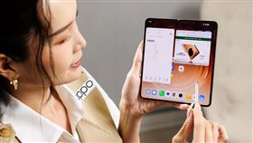 OPPO Find N6提供全新「自由視窗」介面，進一步支援靈活拖移視窗與自由縮放應用大小，透過簡單的手勢操作即可調整視窗位置以及切換。