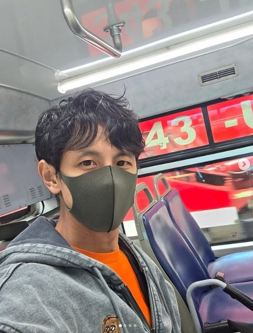 阿翔今（9）日在個人社群平台發文求助，表示自己不小心弄丟了零錢包及具有紀念意義的卡片。（圖／翻攝自IG@together_love0214）