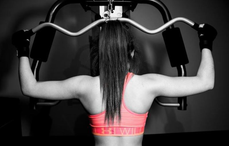 美國運動醫學會（ACSM）提出「肌力訓練」與「漸進式阻力運動」對於維持身體機能與降低死亡率具有關鍵作用。（示意圖／PIXABAY）