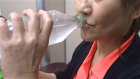 68歲婦人，大口喝汽水，急診，昏厥，醫：迷走神經 刺激，彰化醫院(圖／翻攝畫面)