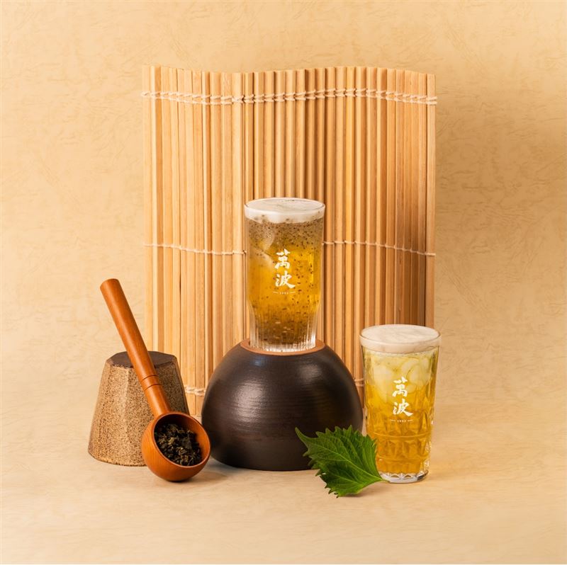 萬波「紫蘇金萱」、「紫蘇檸檬奇亞籽」。（圖／品牌業者提供）