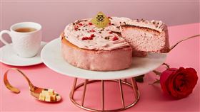 起士公爵推出全新母親節限定「綻放玫荔乳酪蛋糕」。（圖／品牌業者提供）