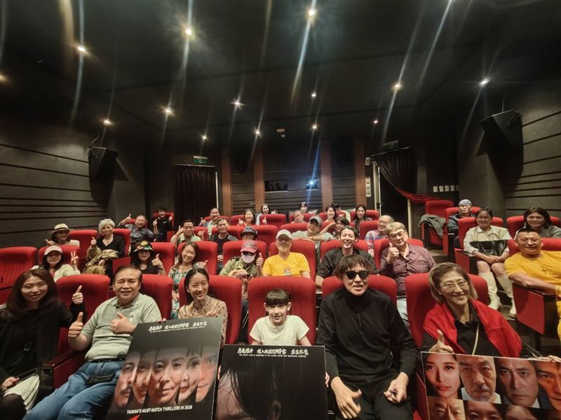 電影《腎上腺母侵》舉辦首次試片,邀請主創團隊及親友團出席。(圖/陽科國際提供)