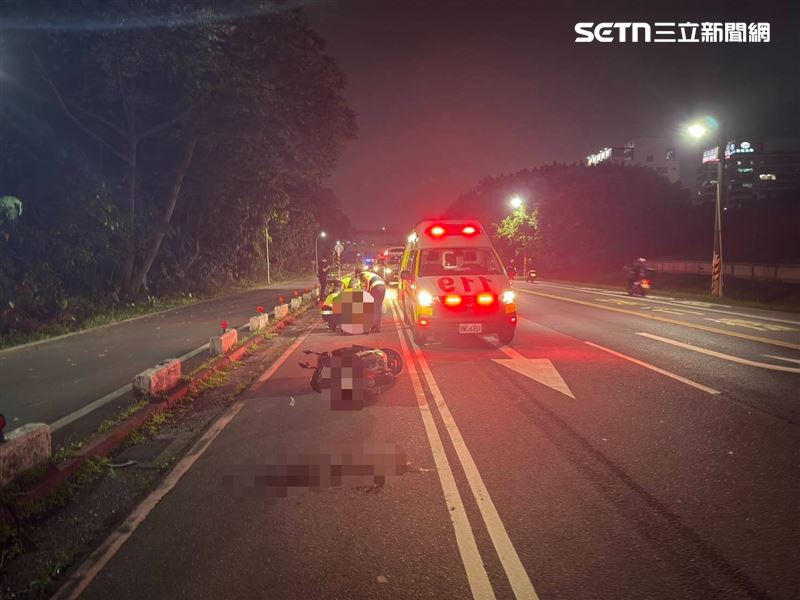 警消獲報趕抵現場將傷者送醫。（圖／翻攝畫面）