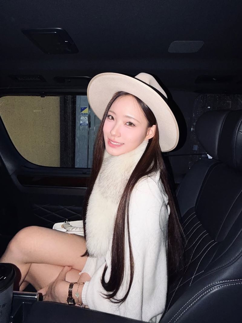 小S愛女Lily外型亮眼。(圖/翻攝自IG @lilyhsuuuu)