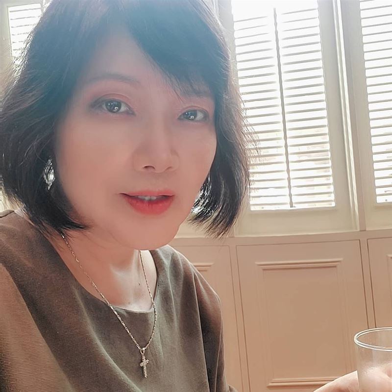 龍飄飄淡出演藝圈多年,近年已經成為牧師。(圖/翻攝自龍飄飄臉書)