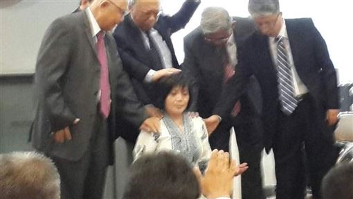 獨／67歲龍飄飄消失多年！現蹤美國變牧師