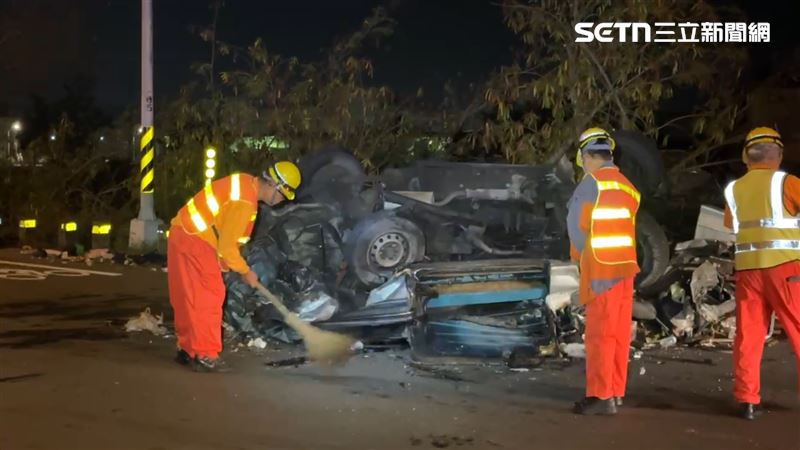 車禍現場一片狼藉。（圖／翻攝畫面）