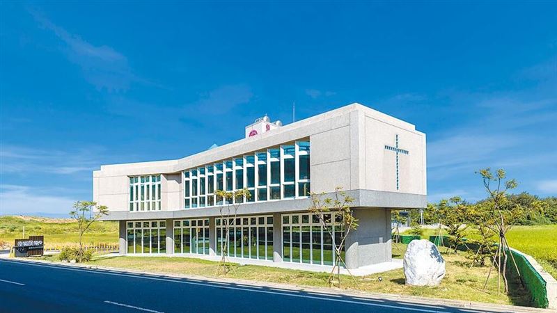 澤聖擺渡靠寵物殯葬上市　火化VR紀念全包