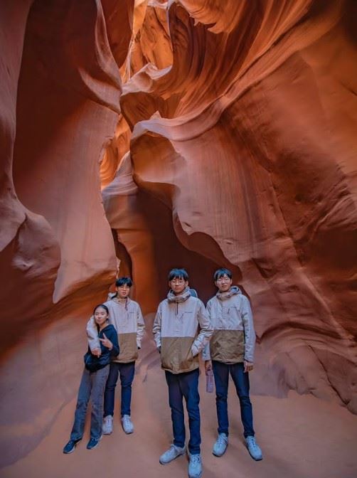 三胞胎的成長速度驚人，目前就讀國二的他們身高都已超過180公分。（圖／翻攝自IG @songilkook）