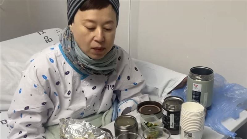 韓國演員朴美善罹患乳癌，為抗癌剃光頭。（圖／翻攝自朴美善IG、YouTube）