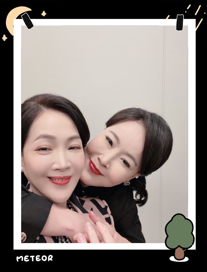林秀玲與岳虹擁有多年情誼，兩人相處就像是姐妹。（圖／翻攝自臉書）