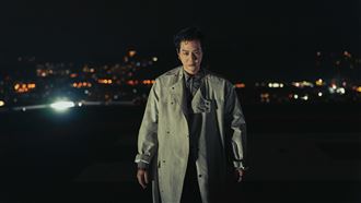 涉閃兵消失！薛仕凌作品登場在屋頂大戰