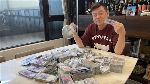 揭3億資產繼承人　孫德榮突現身餐廳打工