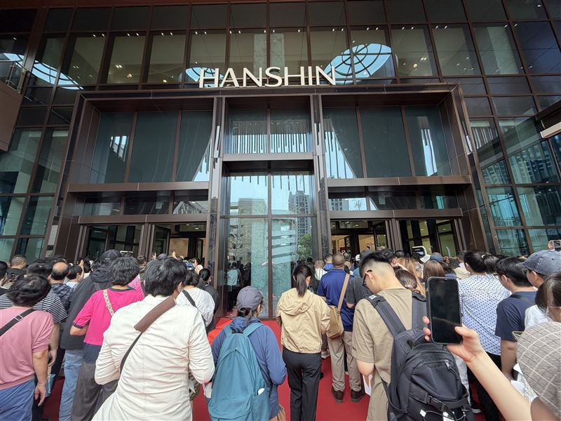 台中「漢神洲際購物廣場」今（10）日正式開幕。（圖／記者林意筑攝影）