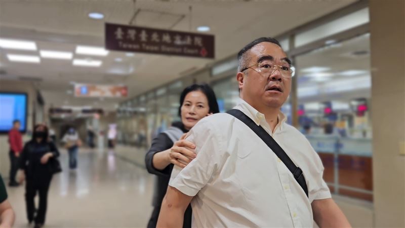 1111少東被控毆打姑姑 父派保鑣護妹出庭