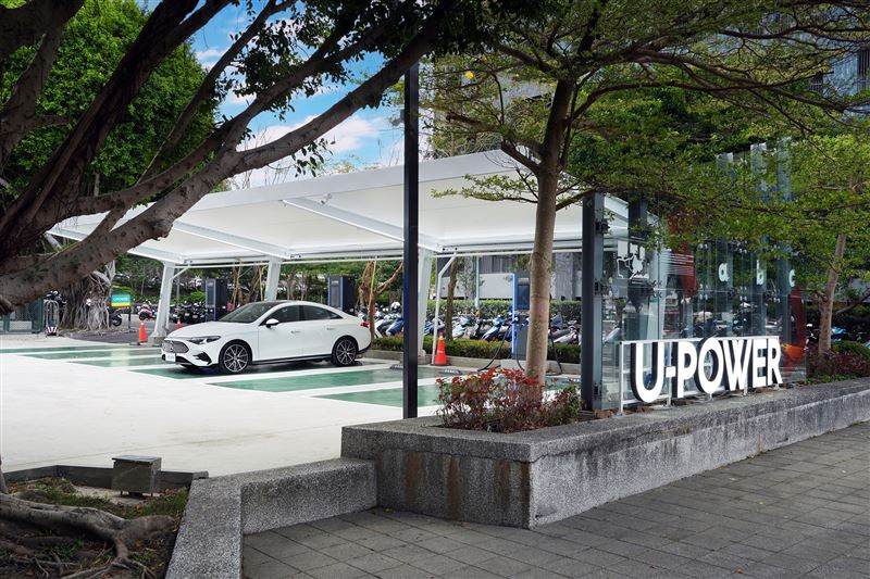 U-POWER 臺北大同承德站規劃12席充電車位，支援 CCS1 與 CCS2 各 6 席，站點總功率達1,440kW。（圖／U-POWER提供）