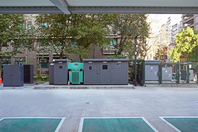 U-POWER自創立以來即採用臺電高壓供電作為站點電力骨幹，突破低壓供電（380V）499kW功率上限，確保站點具備長期擴充與穩定輸出的能力。（圖／U-POWER提供）