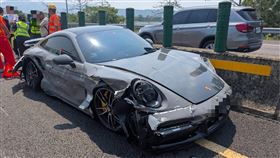 國6，草屯，休旅車變換車道不當，被撞翻車，保時捷911，賠慘(圖／翻攝畫面)