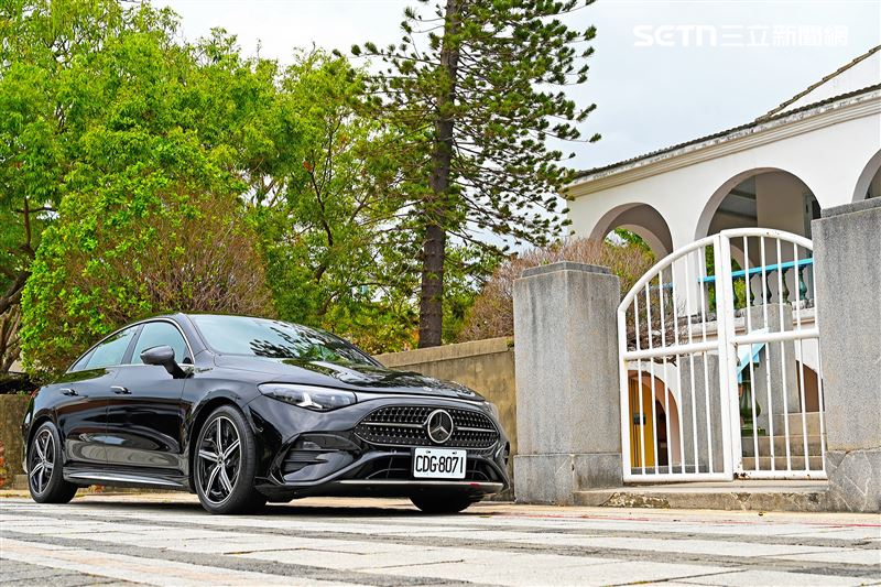 車頭維持經典鯊魚鼻造型。（圖／記者鍾釗榛攝影）