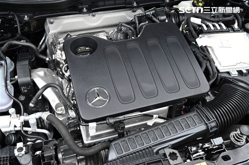 搭載1.5升渦輪搭配48V輕油電系統。（圖／記者鍾釗榛攝影）