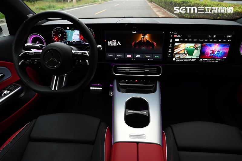 座艙營造出科技感。（圖／記者鍾釗榛攝影）