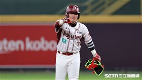 中職37年例行賽，樂天桃猿指定打擊林泓育敲出二壘安打。（圖／記者劉彥池攝影）